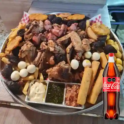 Combo Picada Familiar + Coca Cola Original 1.5 L