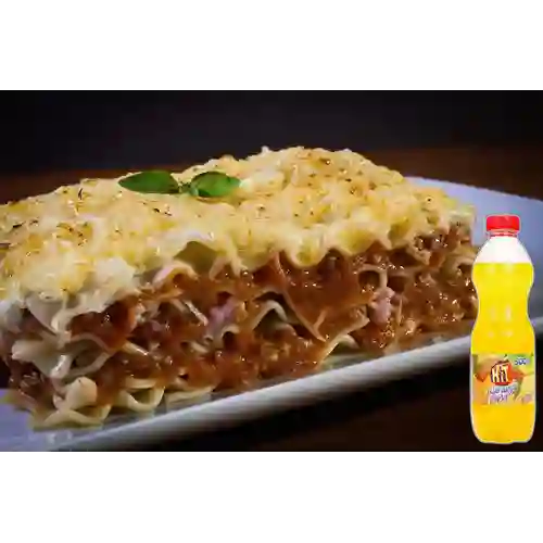 Combo Lasaña Especial + Hit Naranja Piña 500 ml