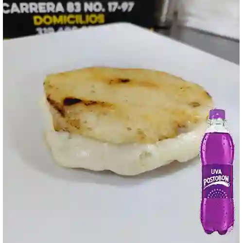 Combo Arepa Queso + Uva Postobon 250 ml