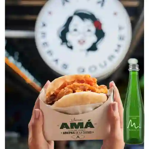 Combo Arepa de Chicharrón + Manantial Con Gas 300ML