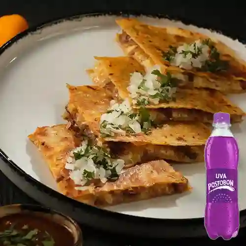 Combo Quesadilla de Birria + Postobon Uva 400 ml