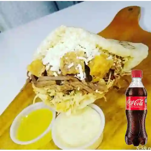 Combo Arepa 4 Carnes + Coca Cola Original 400 ml