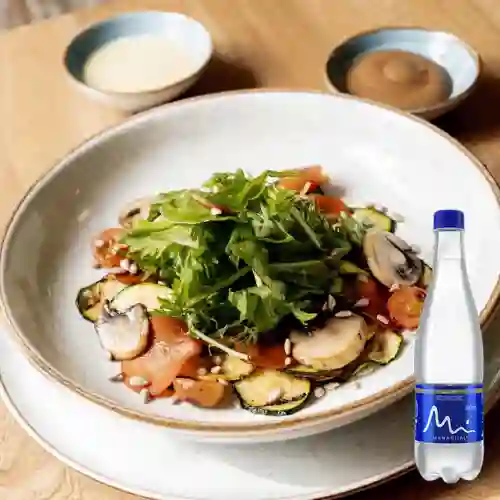 Combo Veggie Salad + Manantial Sin Gas 600ML