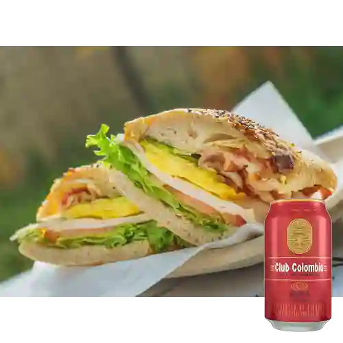Combo Sándwich Pavo&Aguacate + Club Cola Roja Lata 330ml