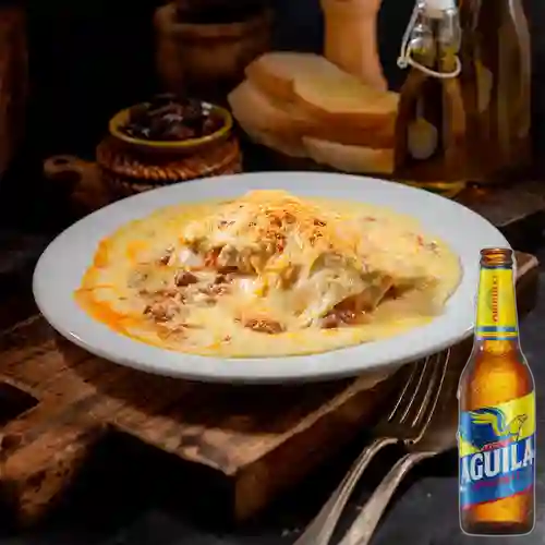 Combo Lasagna con Carne + Cerveza Aguila