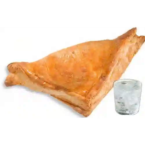 Combo Pastel de Pollo + Agua con Gas