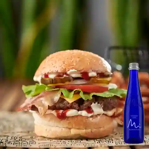 Combo Hamburguesa Casera + Manantial Sin Gas 300 ml