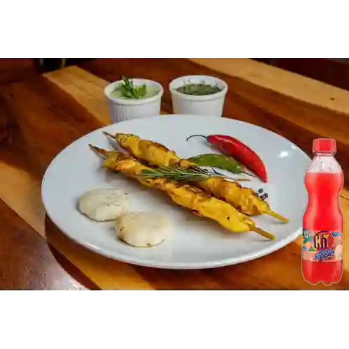 Combo Chuzo de Pollo + Hit Frutas Tropicales 500 ml