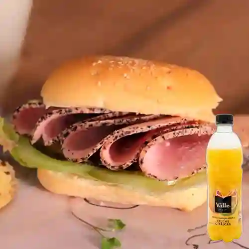 Sándwich Pernil Pimienta + Del Valle Fresh Citrus 500ml