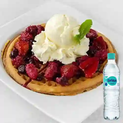 Combo 1 Waffle de Frutos Rojos + Brisa Sin Gas 600ML