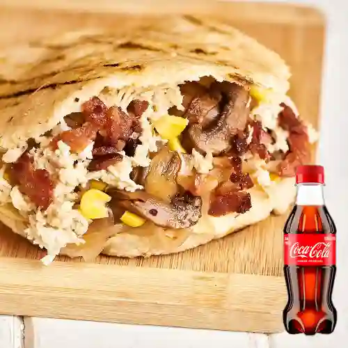 Combo Arepa con Pollo + Coca Cola Original 250ML