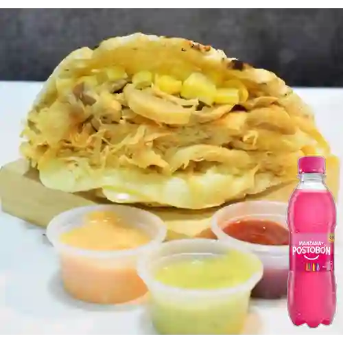 Combo Arepa Pollo + Postobón Manzana 250 ml