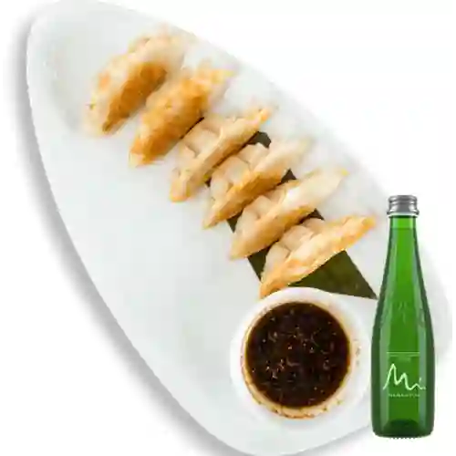 Combo Gyozas de Camarón y Cerdo + Manantial Con Gas 300ML