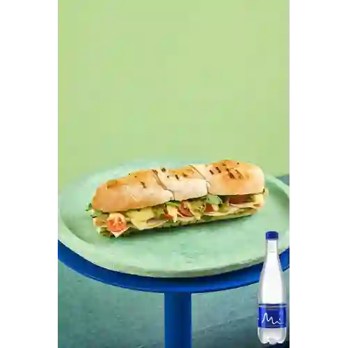 Combo Pavo Pesto Panini Sandwich + Agua Sin Gas 600 ml