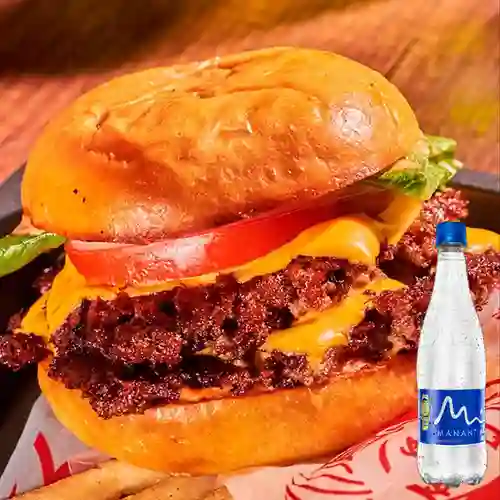 Combo Cheese Burger Doble + Manantial Sin Gas 600 ml