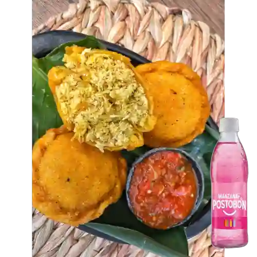 Combo Pastel de Pollo + Postobón Manzana 300 ml