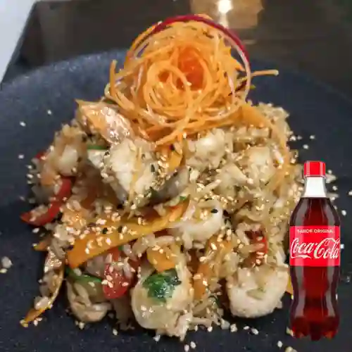 Combo Arroz Yakimeshi Lomo y Camaron + Coca-cola 350