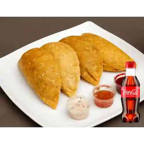Combo Empanada de Pollo + Coca Cola Original 250ML