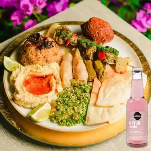 Combo Brocheta Mix + Hatsu Soda Frambuesa Rosas 300 ml