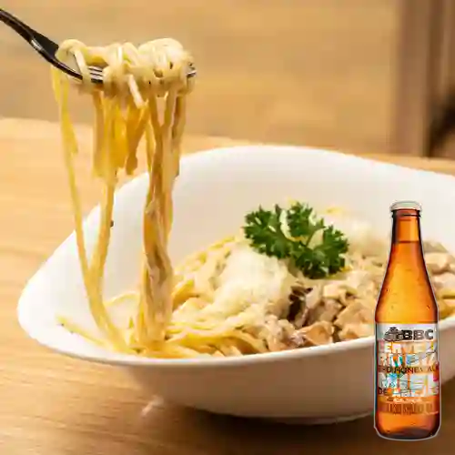 Combo Pasta Alfredo con Pollo + BBC Cajicá Honey Ale 330ml