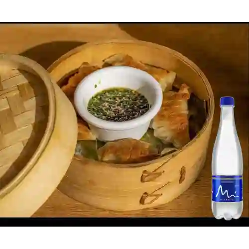 Gyozas Pierna Cerdo Asada +Manantial S/gas 600ML