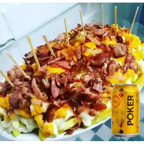 Combo Salchipapa Gratinada + Poker 355 ml