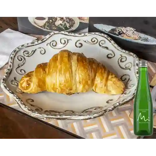 Croissant Sencillo X 3 +Agua C/Gas Manantial 300ml