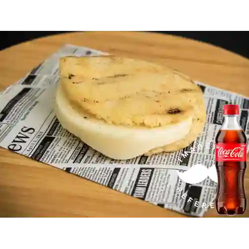 Combo Arepa Doble Queso + Coca Cola Original 400 ml