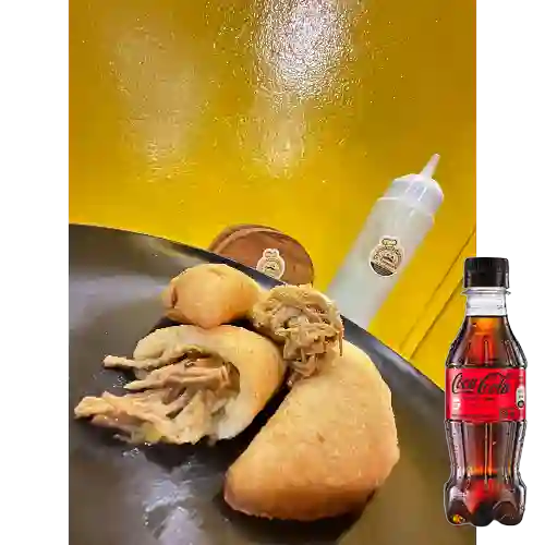 Empanada de Carne Mechada 15cm +Cocacola S/az 250ML