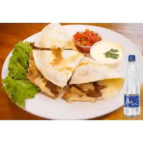 Quesadilla Mixta +Botella de Agua S/gas Manantial