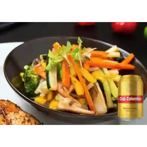 Combo Vegetales Salteados +Club col. Dorada 355ml