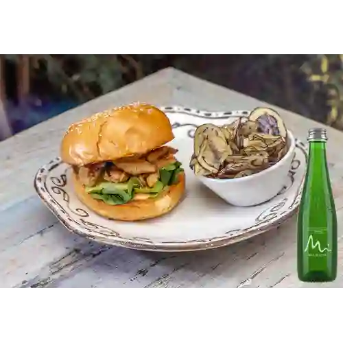 Combo Hamburguesa de Pollo +Agua C/Gas Manantial 300ml