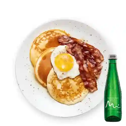 Combo Torre de Pancakes + Agua Manantial con Gas