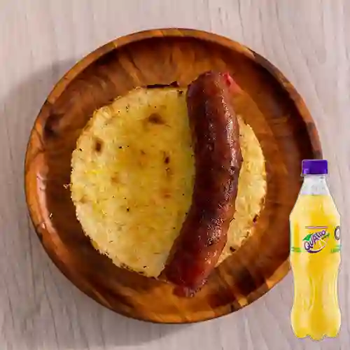 Combo Arepa con Chorizo + Quatro Original 400ML