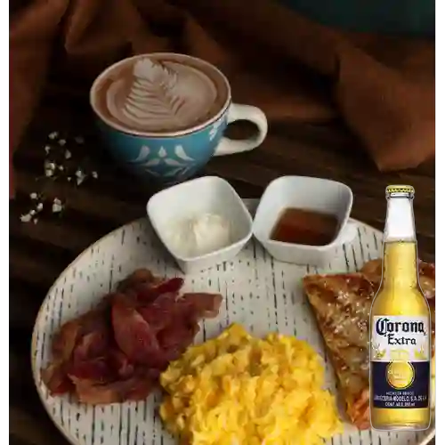 Combo Huevo y Tocineta + Cerveza Corona Bot. 355ml