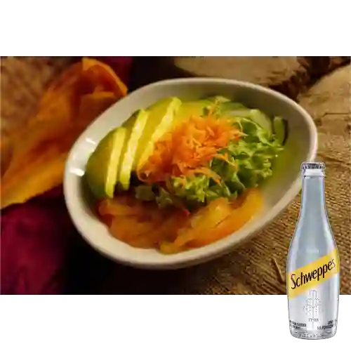 Combo Ensalada de la Casa + Schweppes Soda 300ml