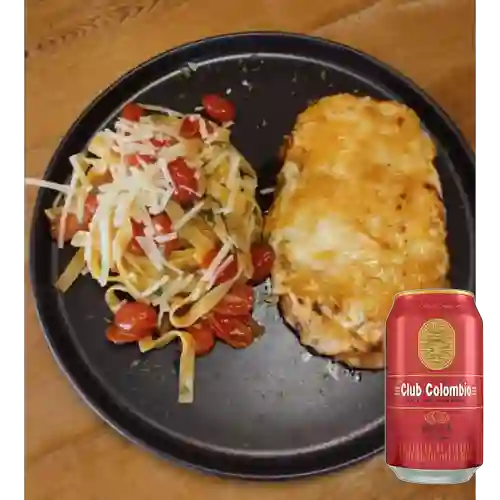 Combo Pollo Al Parmesano + Club col. Roja Lta 330ml