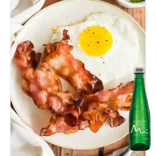 Combo Tocino y Huevos + Agua Manantial con Gas
