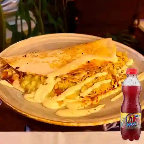 Combo Quesadilla Chilindrina + Hit Mora 500 ml