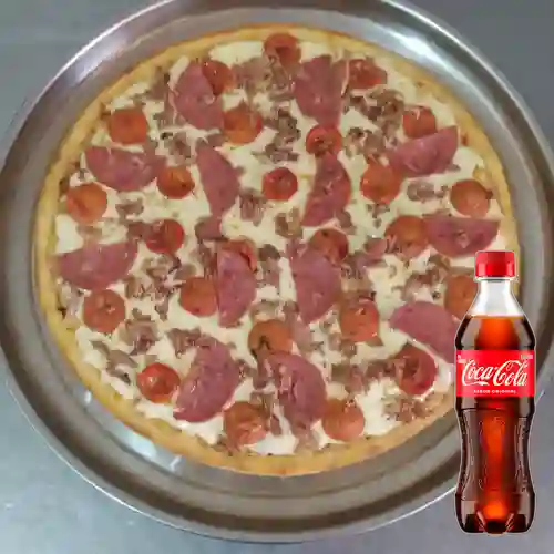 Combo Pizza Sabor Carnes + Coca Cola Original 400 ml