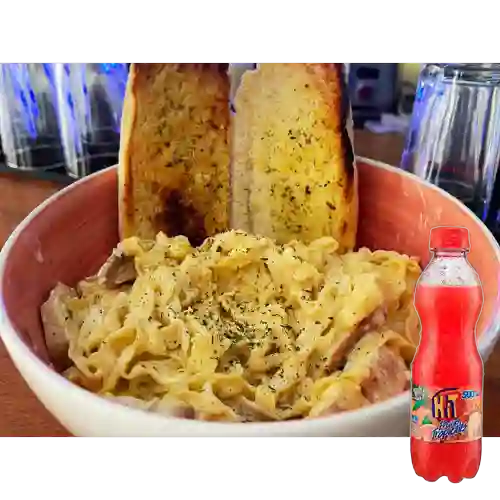 Pasta Alfredo c/ Pollo&Pan de Ajo +Hit Tropical 500ml