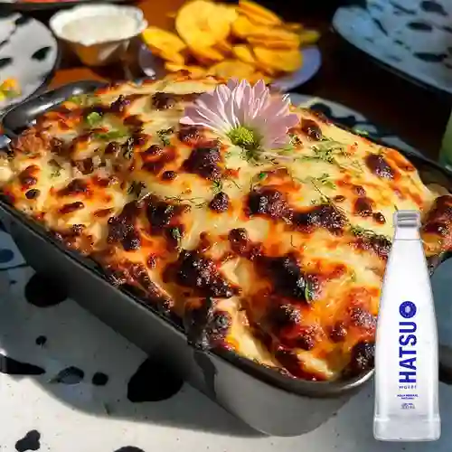 Combo Lasagna de Carne + Agua Hatsu Sin Gas 300 ml