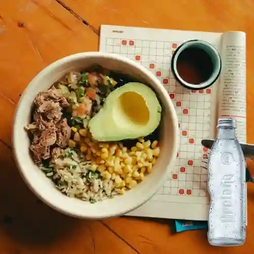 Combo Burrito Bowl + Bretaña 300 ml