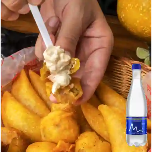 Combo Empanadas X 10 + Manantial Sin Gas 600 ml