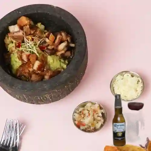 Combo Molcajete de Tocinos + Chela que Te Cagas