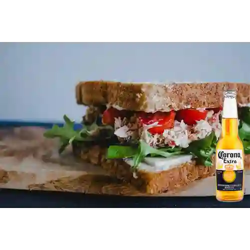 Combo Sándwich Atún con Finas Hierbas + Corona 330 ml
