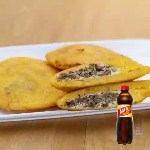 Combo Arepa de Huevo y Carne + Natu Malta 400 Ml