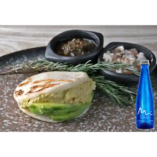 Combo Arepa Reina Pepiada + Manantial Sin Gas 500 ml