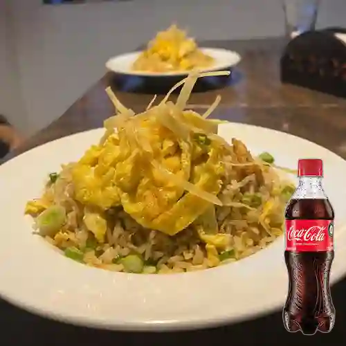Combo Arroz Chaufa de Pollo + Coca Cola Original 400ml