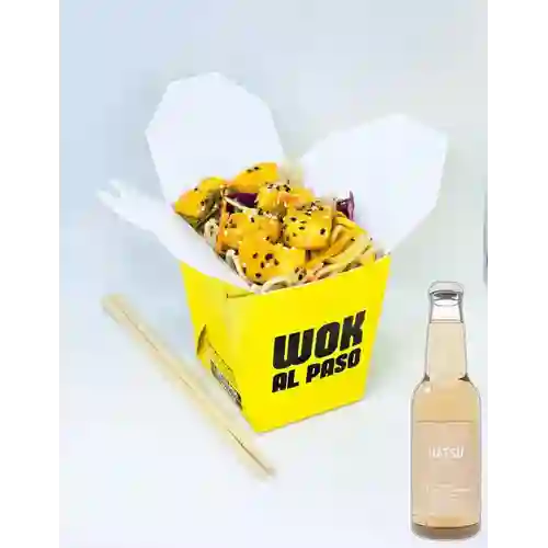 Wok Tallarín Pollo a la Naranja +Hatsu Uva Blanca 300ml